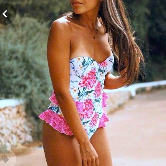 Patterned pink one piece swimsuit - Picture 2 of 8